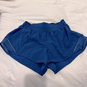 Lululemon Low Rise Hotty Hot Short 2.5 in Cobalt Blue in a size 6!